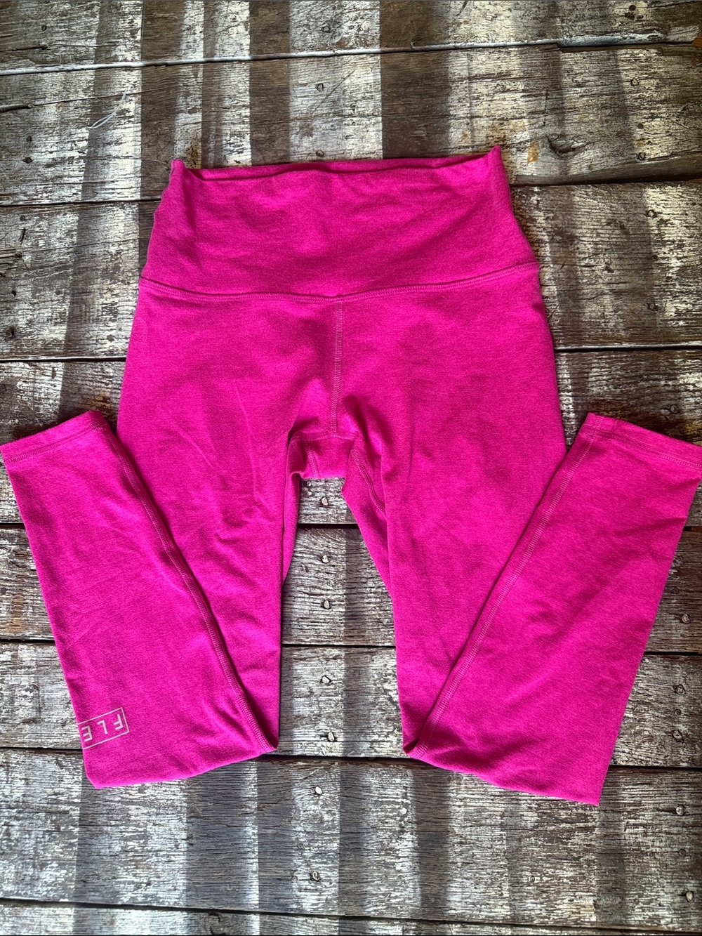 Medium Fleo Leggings  Hot Pink